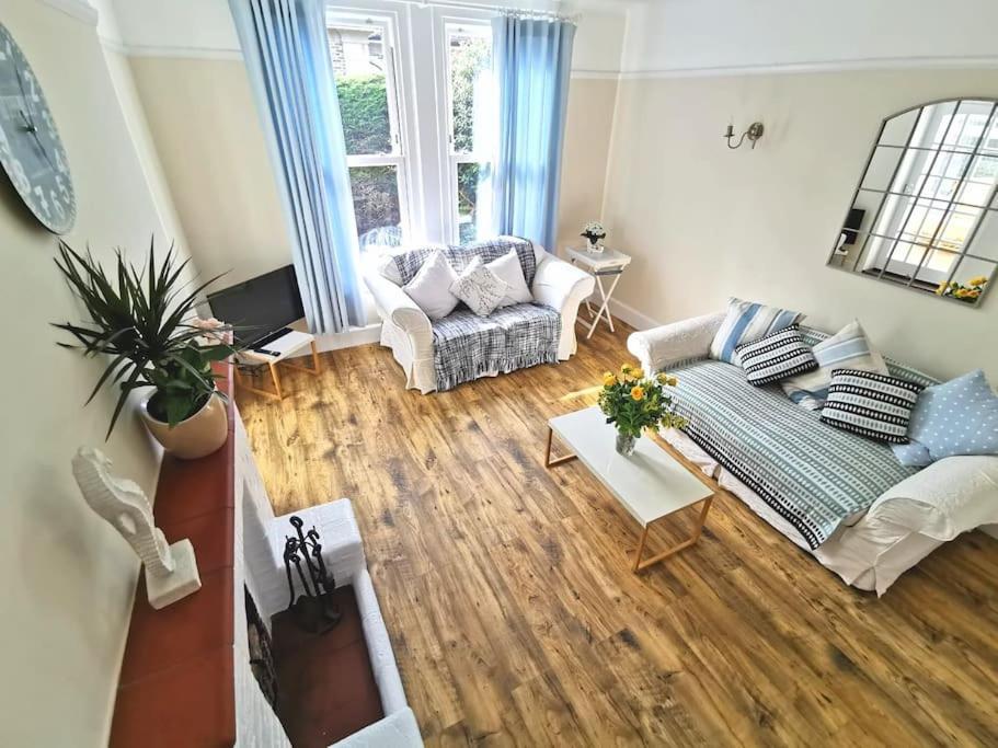 Beautiful Gate House A 4 Minute Walk From Beach Bognor Regis Exterior photo