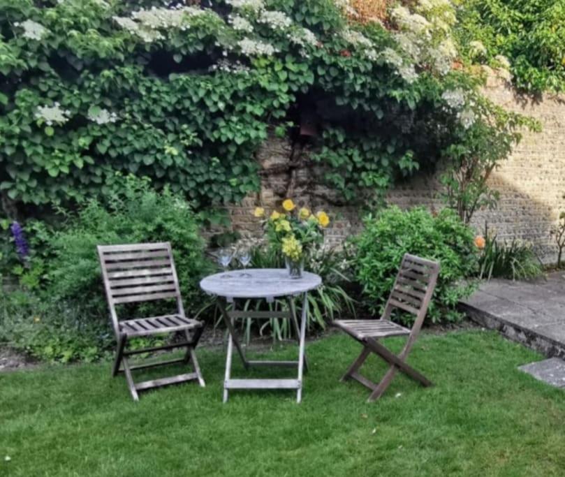 Beautiful Gate House A 4 Minute Walk From Beach Bognor Regis Exterior photo